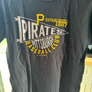 Pittsburgh Pirates Baseball Club T-Shirt size Small